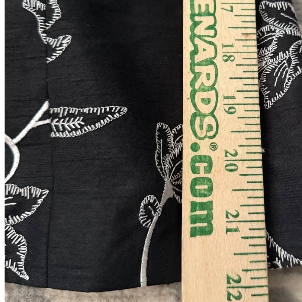 JS Collections structured black